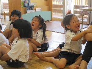 思いやり絵本読み聞かせ