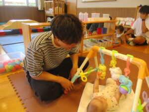 お父さんとひなたぼっこ
